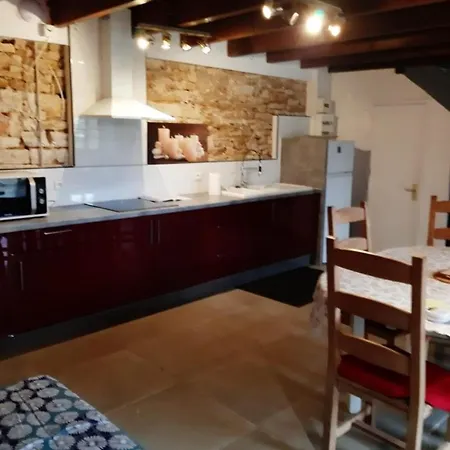 Chateau Le Puybelliard فندق مبيت وإفطار *