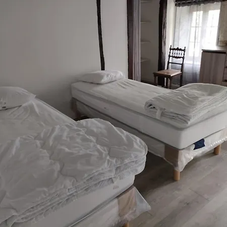 Chateau Le Puybelliard * شانتونيه